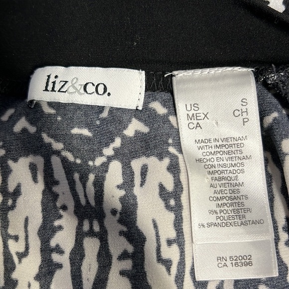 LIZ & CO. BLACK AND WHITE SHIRT SLEEVE BLOUSE Small - Picture 5 of 5